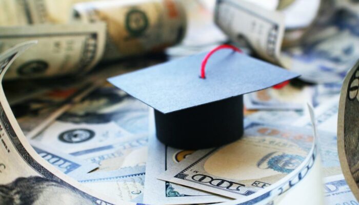 3 Effective Tips To Manage College Debts