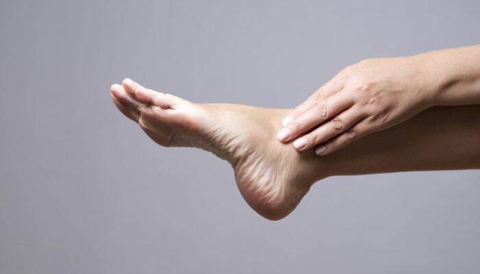 Bottom of Foot Pain &#8211; Causes, Symptoms, and Diagnosis