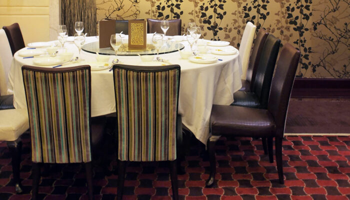 Features to look for before buying restaurant chairs