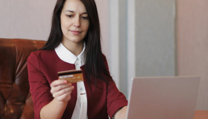 Here&#8217;s how to pick a reward credit card