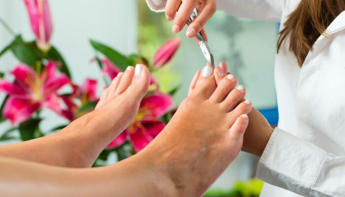 How to Cure Nail Fungus Effectively