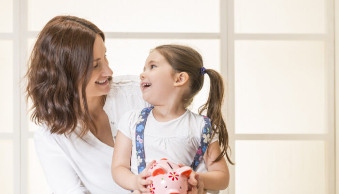 How Does A Piggy Bank Help A Growing Kid