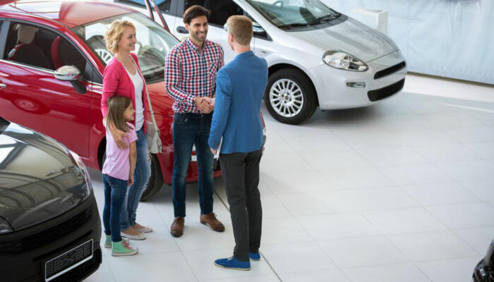 How are Toyota dealers personalizing the face of car sales