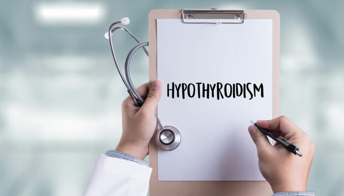 Hyperthyroidism vs. Hypothyroidism &#8211; Symptoms and Causes