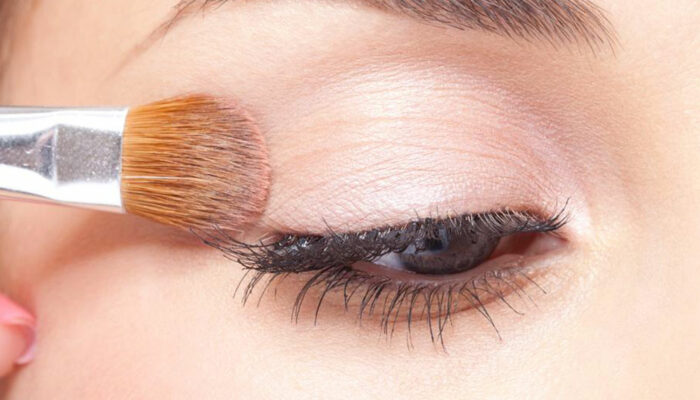 Popular Eye Makeup Tricks for a Flawless Look