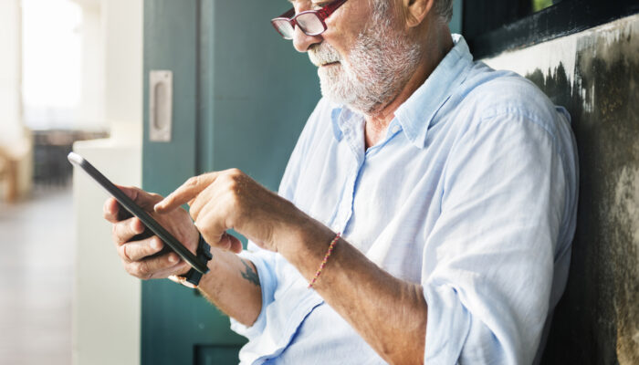 Popular Smartphone Plans For Seniors