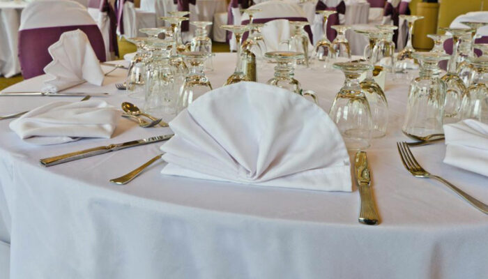 Things to consider when choosing banquet tables