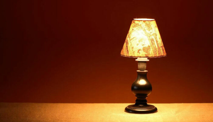 Things to consider while buying a table lamp