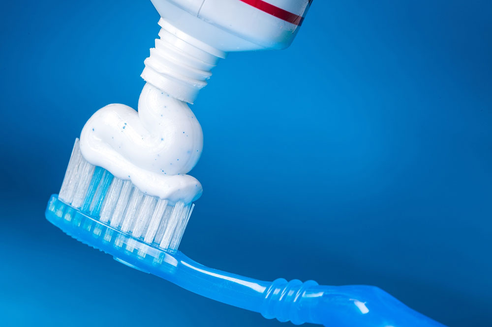 Top 5 affordable teeth whitening toothpastes for sensitive teeth