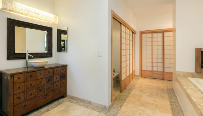 Top four choices of materials for bathroom partitions