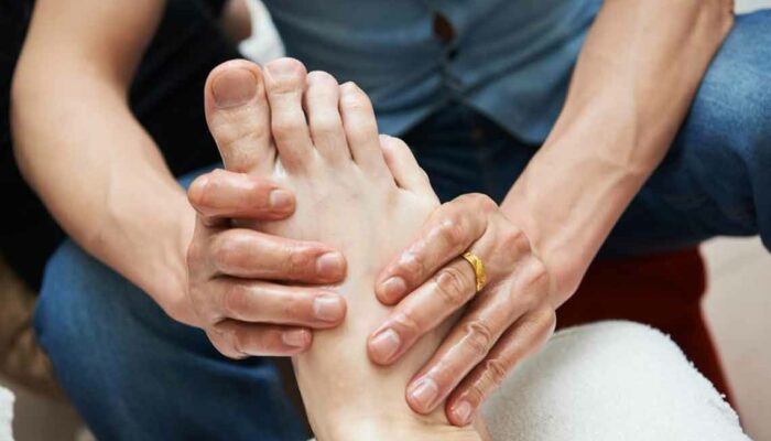 Various diabetic foot pain treatments