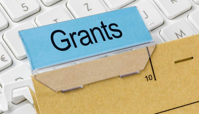 What you need to know about college grants