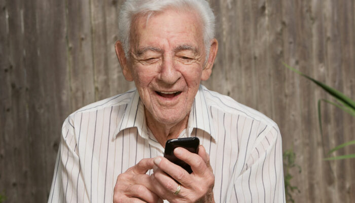 Tips to Purchase the Right Senior Cellphones