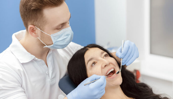 Tips to Find Dentists Nearby for Affordable Dental Implants