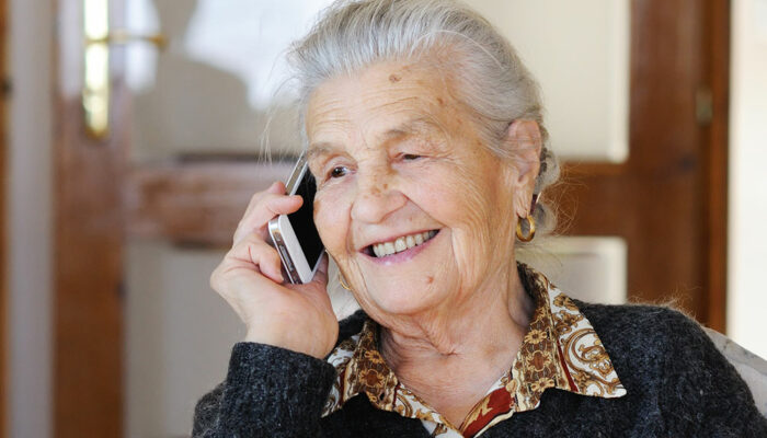 6 Cyber Monday 2023 Phone Plans for Seniors