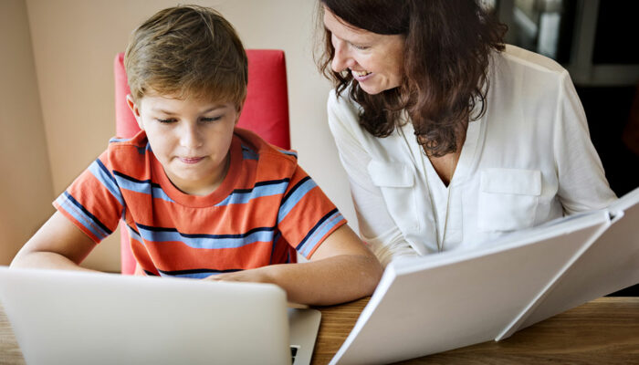 11 Tips to Choose the Right Homeschooling Program